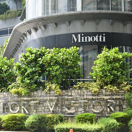 Victoria Soho Suites Manila Bagian luar foto
