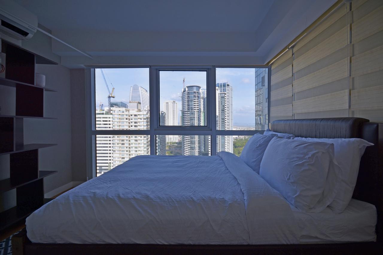 Victoria Soho Suites Manila Bagian luar foto