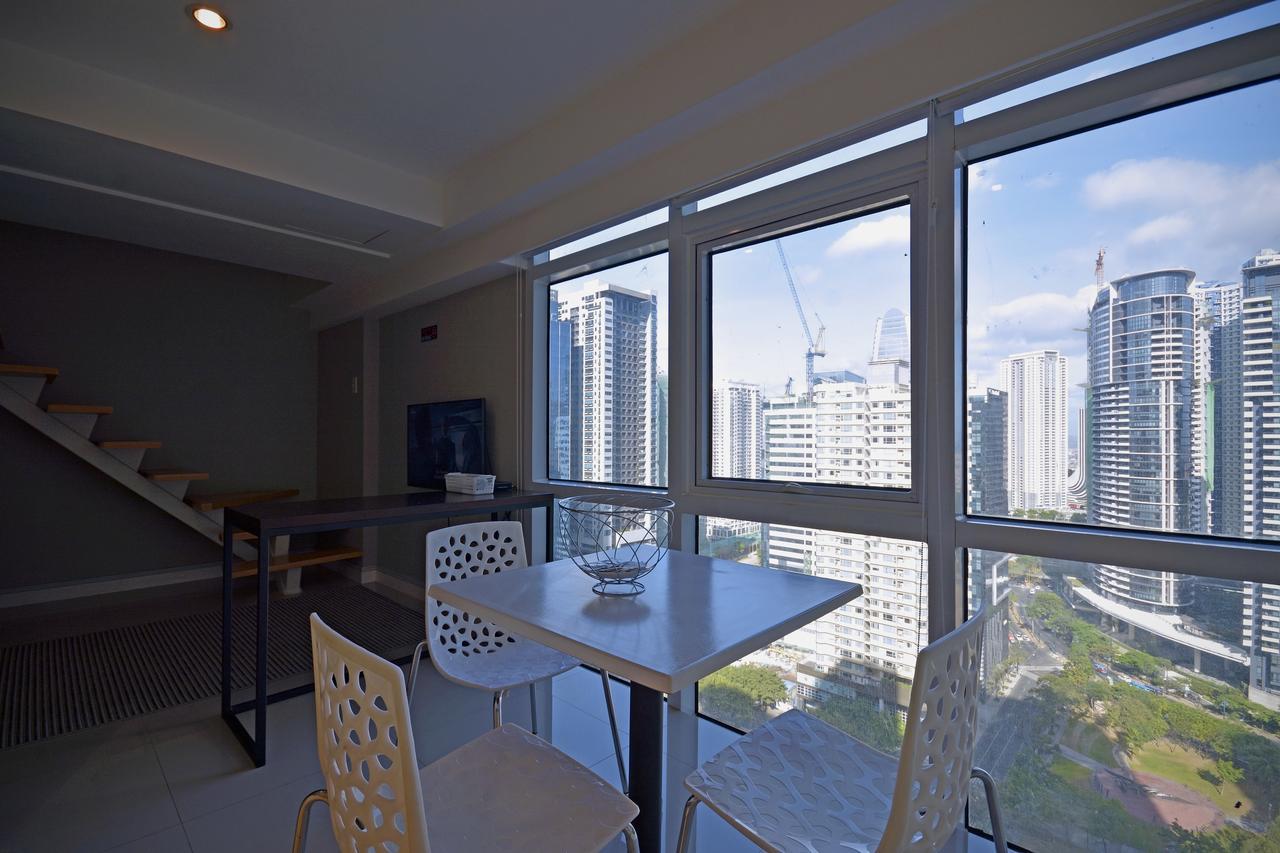 Victoria Soho Suites Manila Bagian luar foto