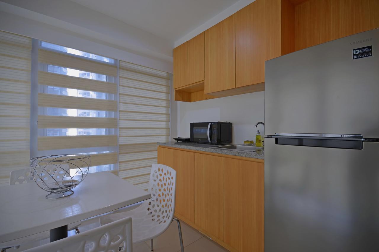 Victoria Soho Suites Manila Bagian luar foto
