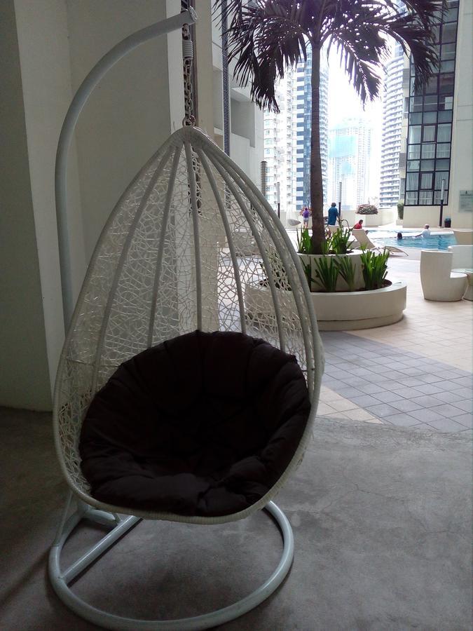 Victoria Soho Suites Manila Bagian luar foto